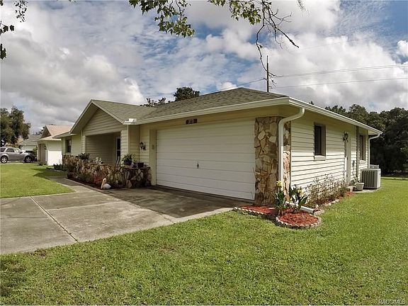 4th image of 3771 N Tamarisk Ave