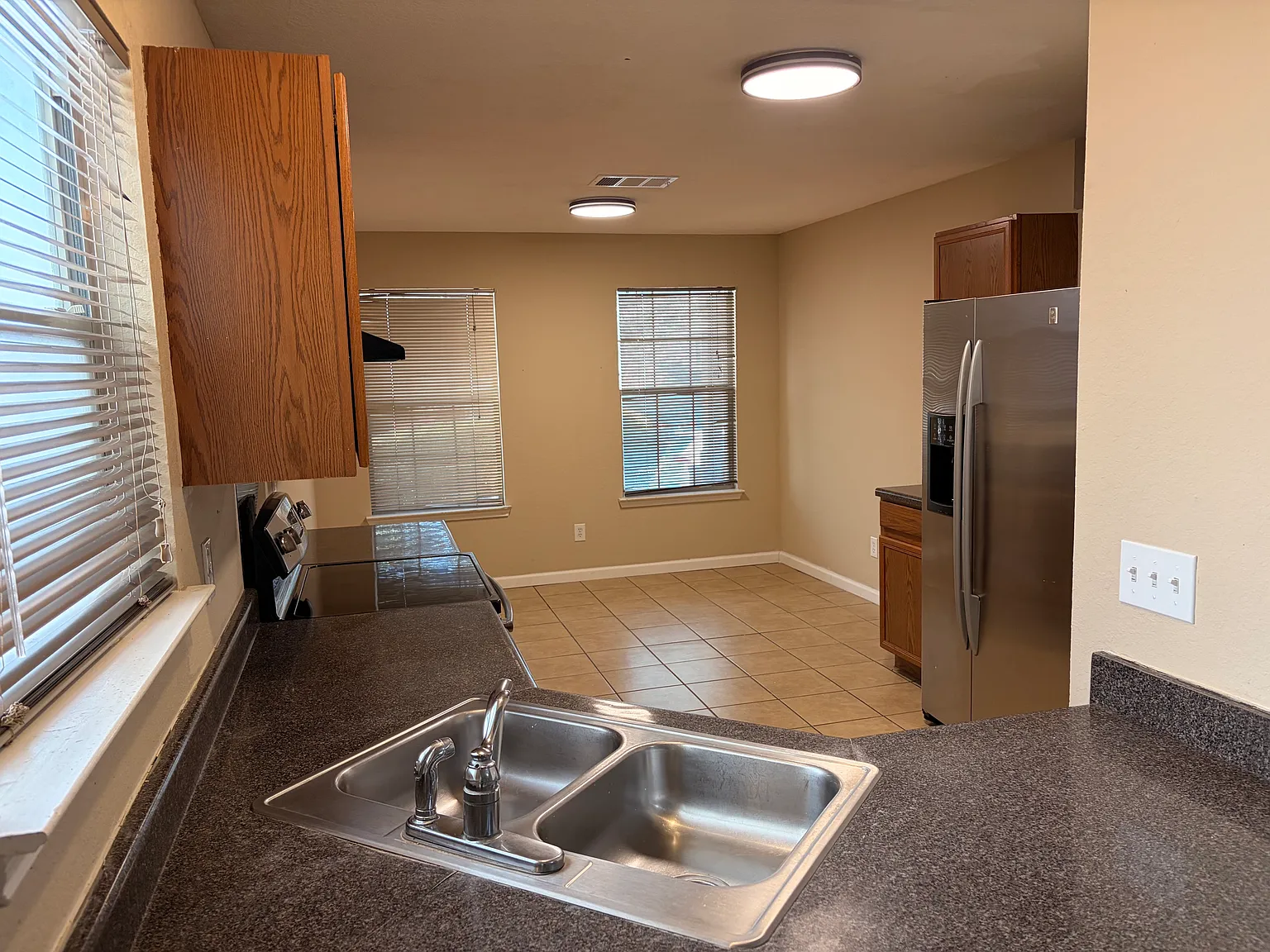 4 bed, 1697 sqft, $2,000 — Photo 3