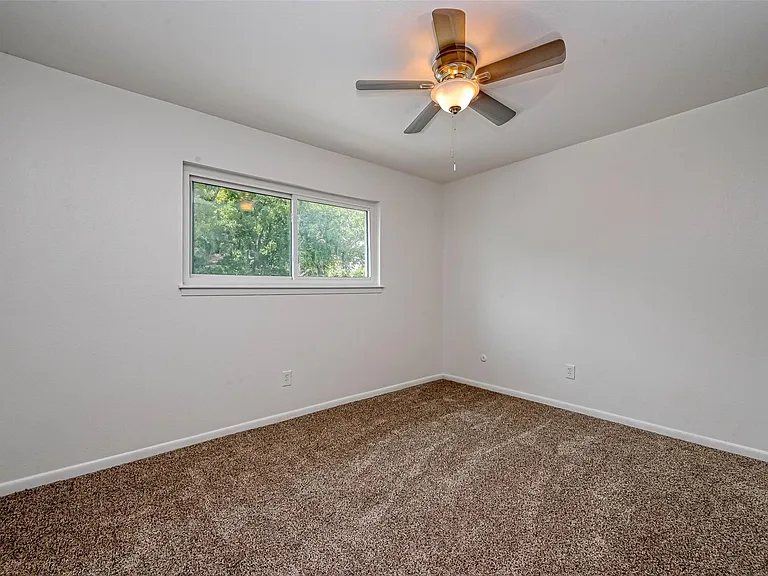 1911 Sherwood Forest St #9 — Photo 20