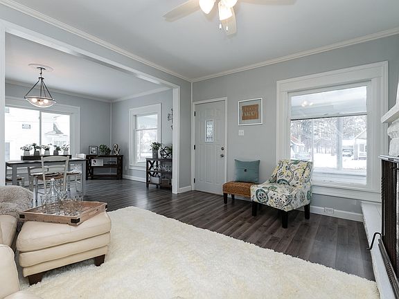 2nd image of 29 Willard Ave W