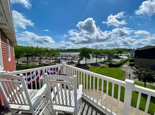 352 Main St, Huron, OH 44839