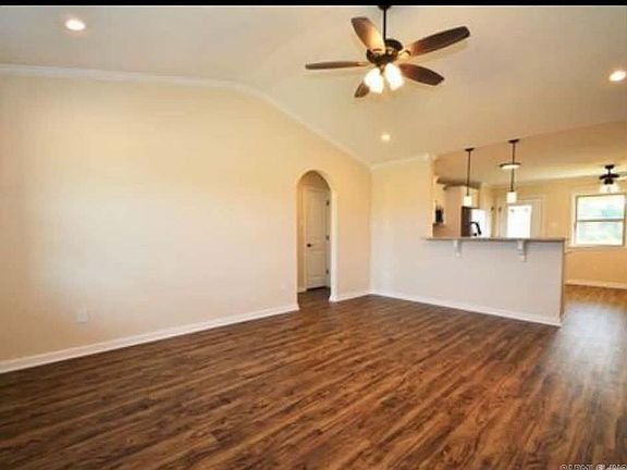 3rd image of 136 Wildflower Dr