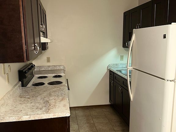 3rd image of 10400 South St #102