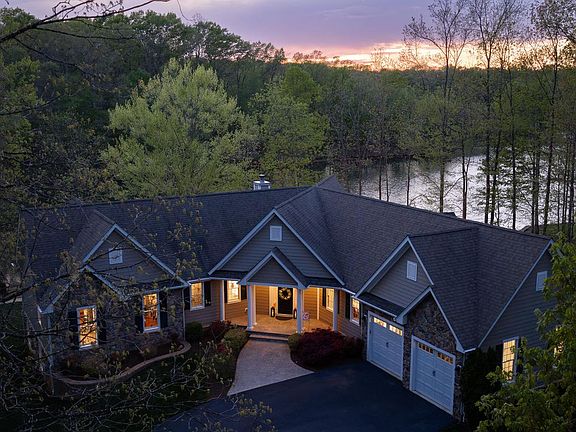 2nd image of 232 Raven Rd