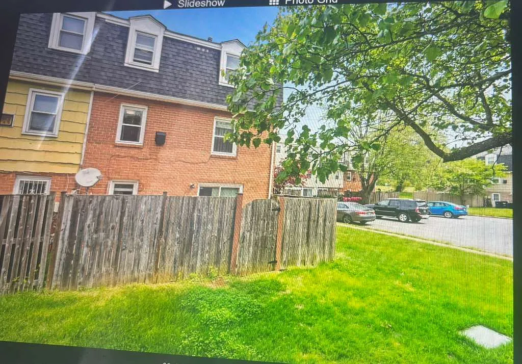 3 bed, 1936 sqft, $3,000 — Photo 3