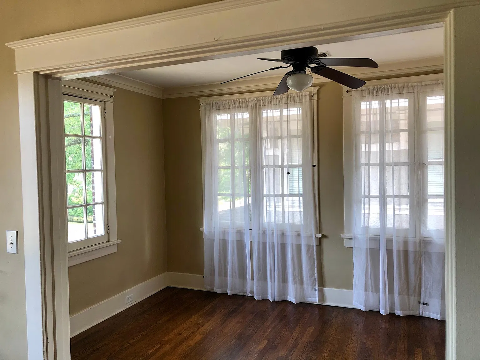 1511 Harbert Ave — Photo 3