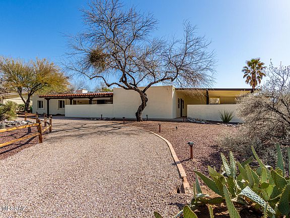 3rd image of 3330 N Camino Suerte