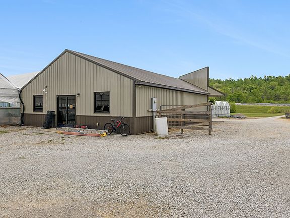 17th image of 2461 Bodenham Rd