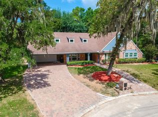 102 Big Hollow Ln, Houston, TX 77042