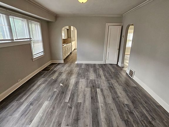 5th image of 2522 Drury Ave