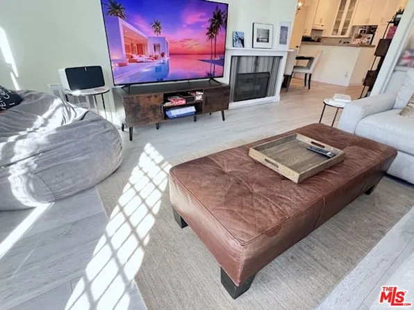 11645 Montana Ave APT 323, Los Angeles, CA 90049