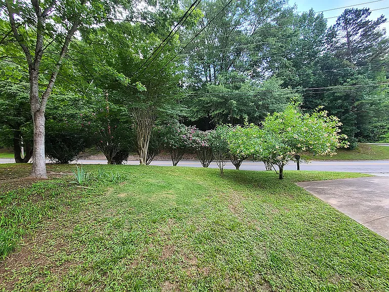 1002 Dixon Dr — Photo 13