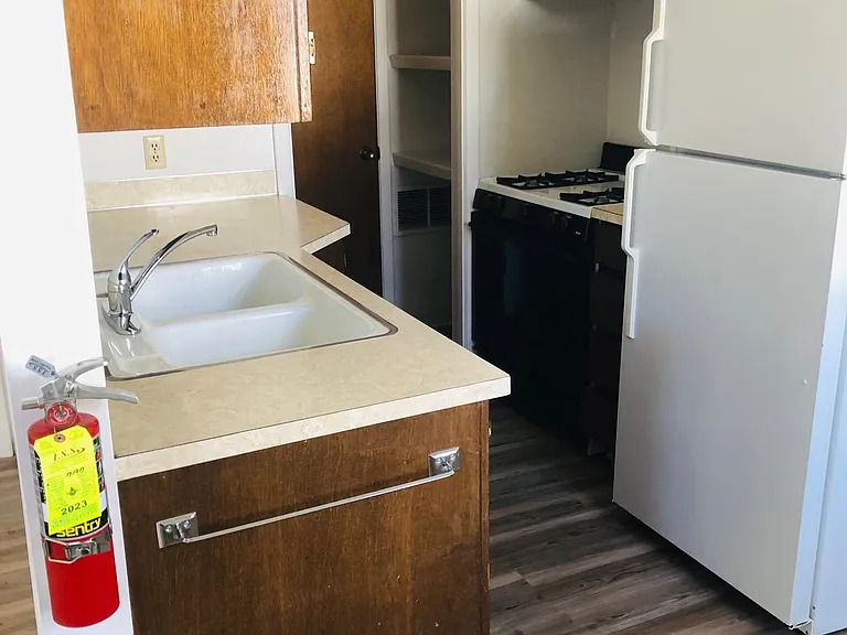 321 N Main St #3 — Photo 7