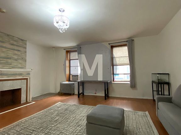 4th image of 18 W 37th St APT 201