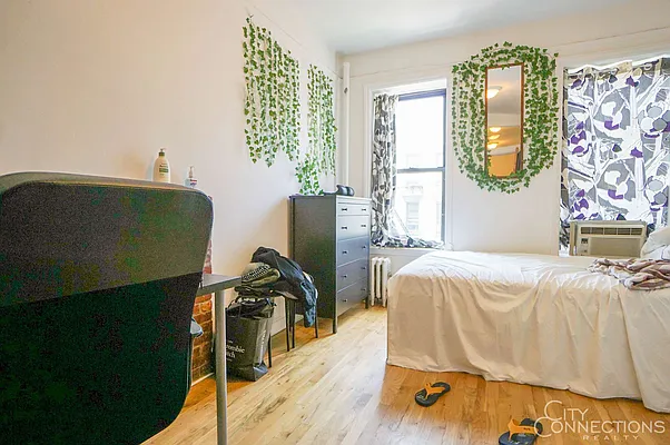 Rented by City Connections Realty | media 15