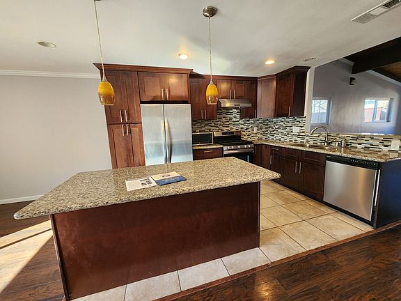 4th image of 10265 Saluda Ave