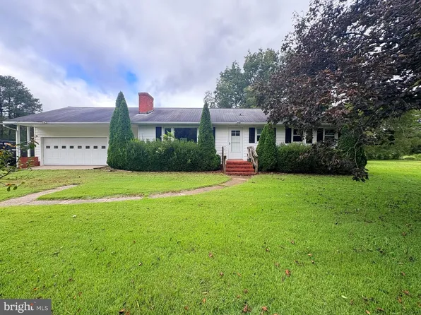 8066 Dividing Creek Rd, Pocomoke City, MD 21851