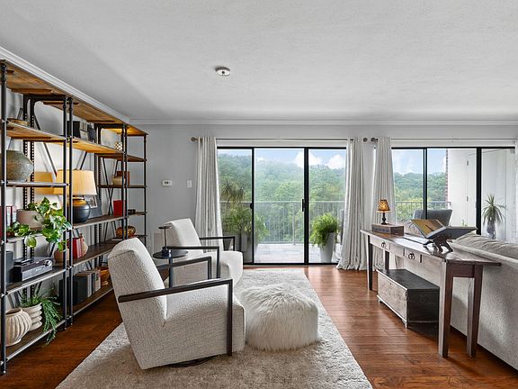4th image of 1414 Continental Dr #407-409