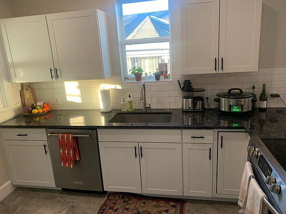 3rd image of 4009 Lowell Blvd