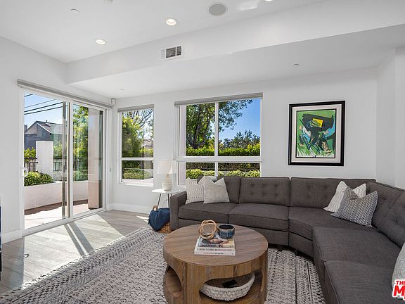 5th image of 2512 28th St APT 105