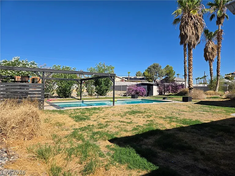 5945 N El Capitan Way — Photo 54