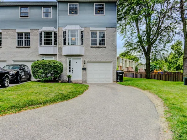 32 Harmony Cir, Bradford West Gwillimbury, ON L3Z 2T9