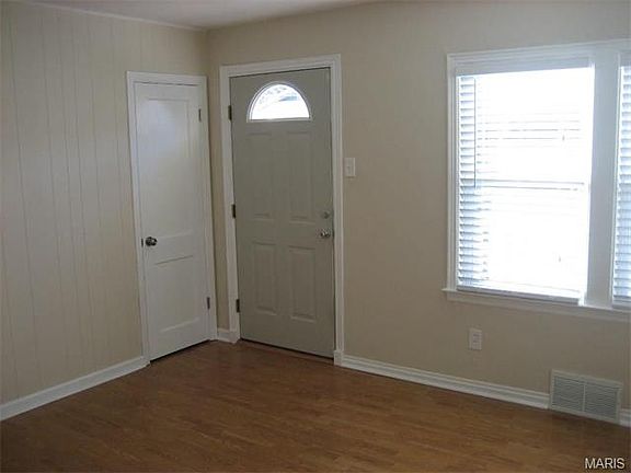 3rd image of 9974 Lark Ave