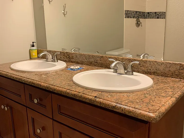 112 Rosemont Ct — Photo 9