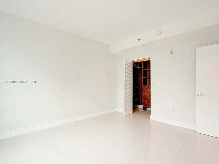 951 Brickell Ave #3203 — Photo 4