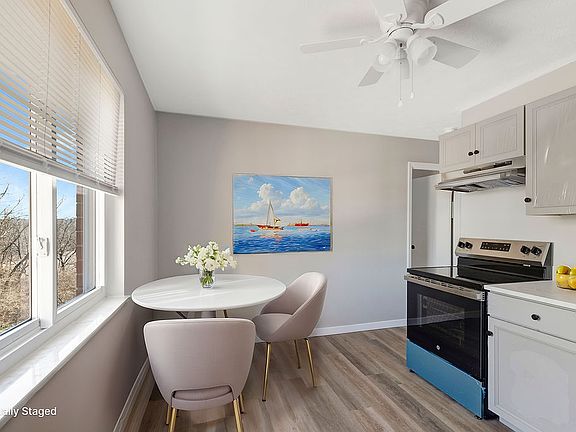 4th image of 2455 Montana Ave #9