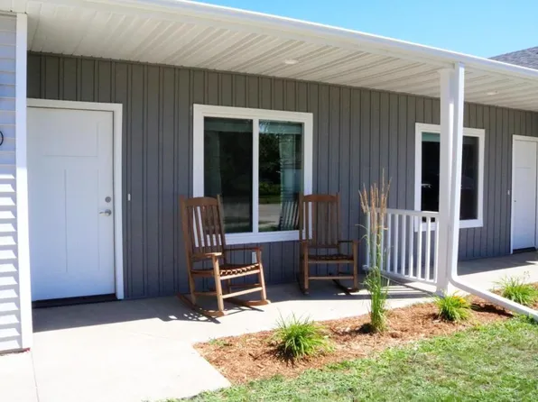 8 Reserve Ct, Garner, IA