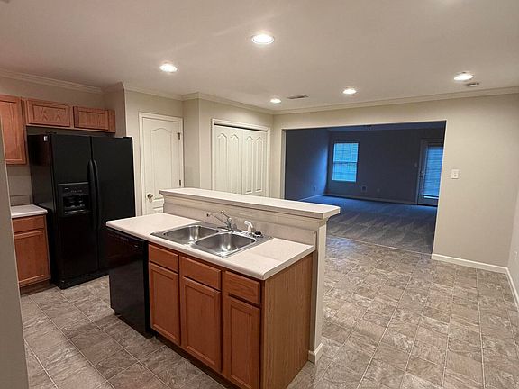 5th image of 3707 Sean Grove Way
