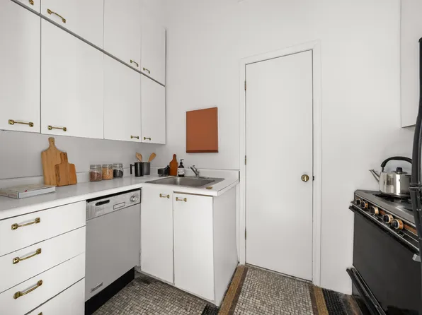 874 Broadway image 15 of 21