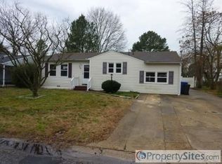 709 Potter Rd, Chesapeake, VA 23320