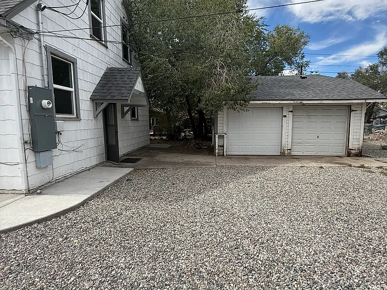 2542 Elm Ave — Photo 19