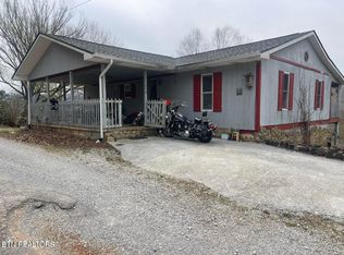 210 Last Lz Ln, Speedwell, TN 37870