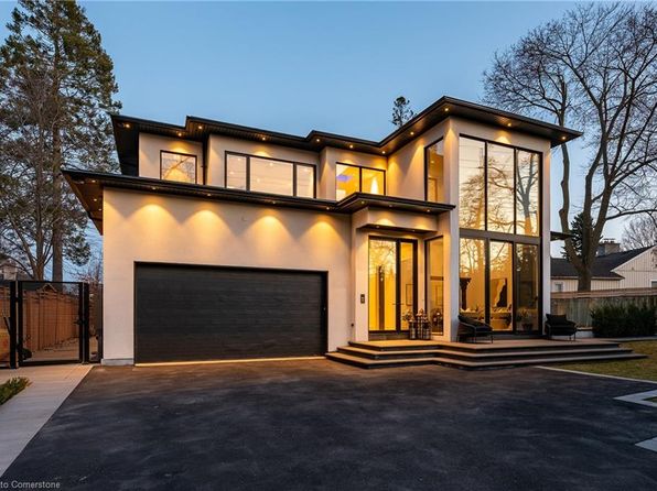 2488 Lakeshore Rd E, Oakville, ON L6J 6G2