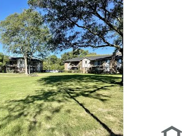 16W520 Lake Dr, Willowbrook, IL