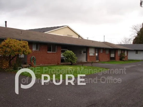1049 SE Walnut St, Hillsboro, OR