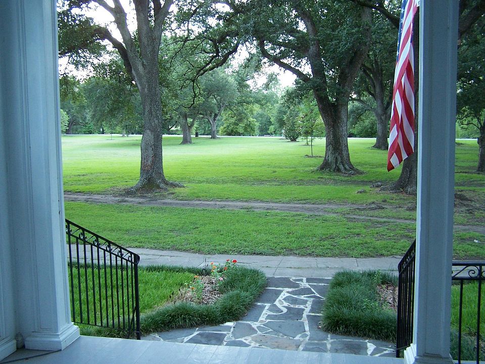 Audubon Park from downstairs porch entryway