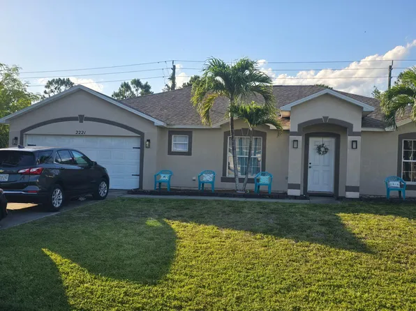 2221 SW Edison Circle, Port St Lucie, FL 34953