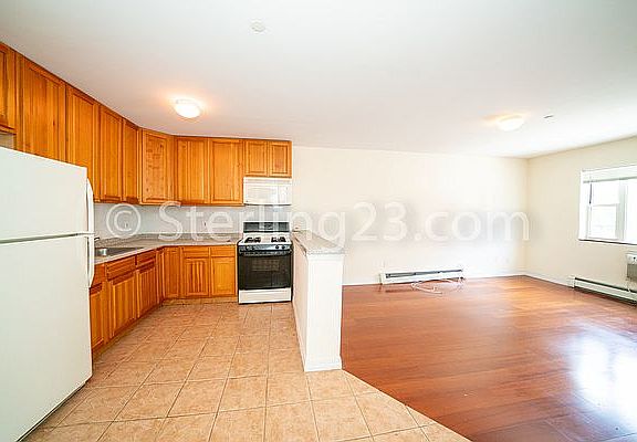 4th image of 30-37 30th St #4-1