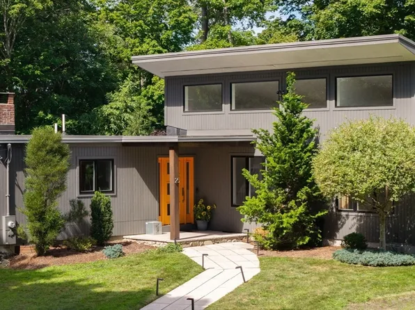 25 Virginia Ln, Cohasset, MA 02025