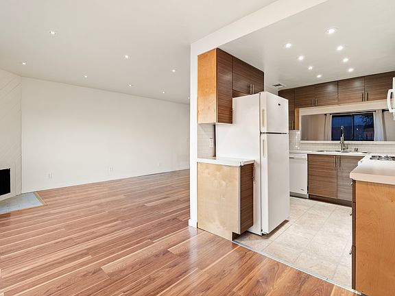 4th image of 1824 Garvey Ave APT 1