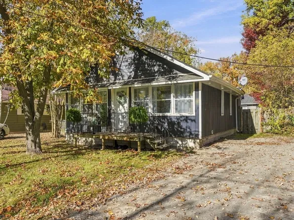 141 Cooks Bay Dr, Georgina, ON L4P 2M2