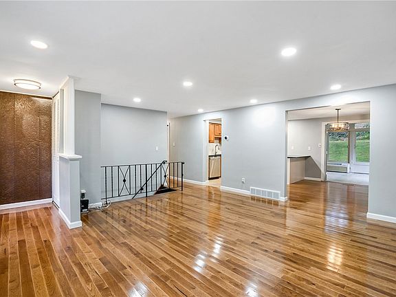 5th image of 618 Moonstone Dr