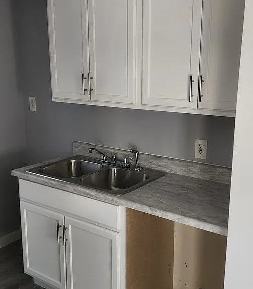 10 Renshaw Dr — Photo 8