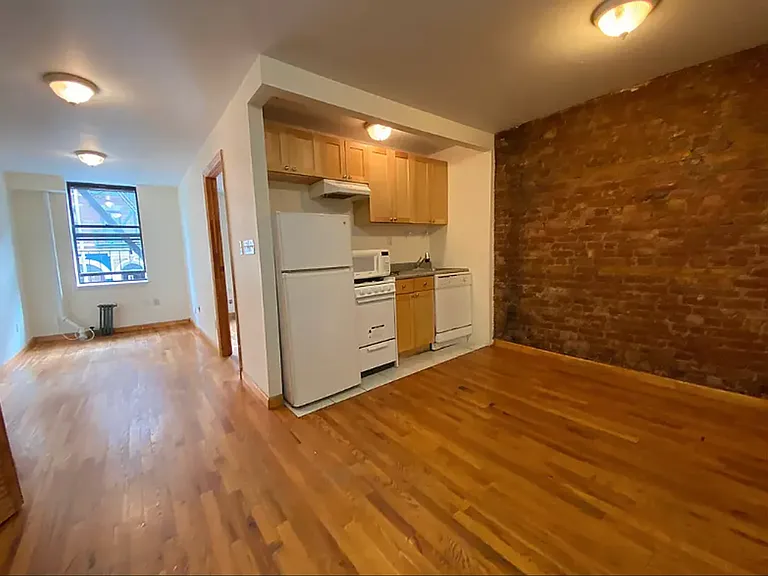 519 E 12th St #4F — Photo 1