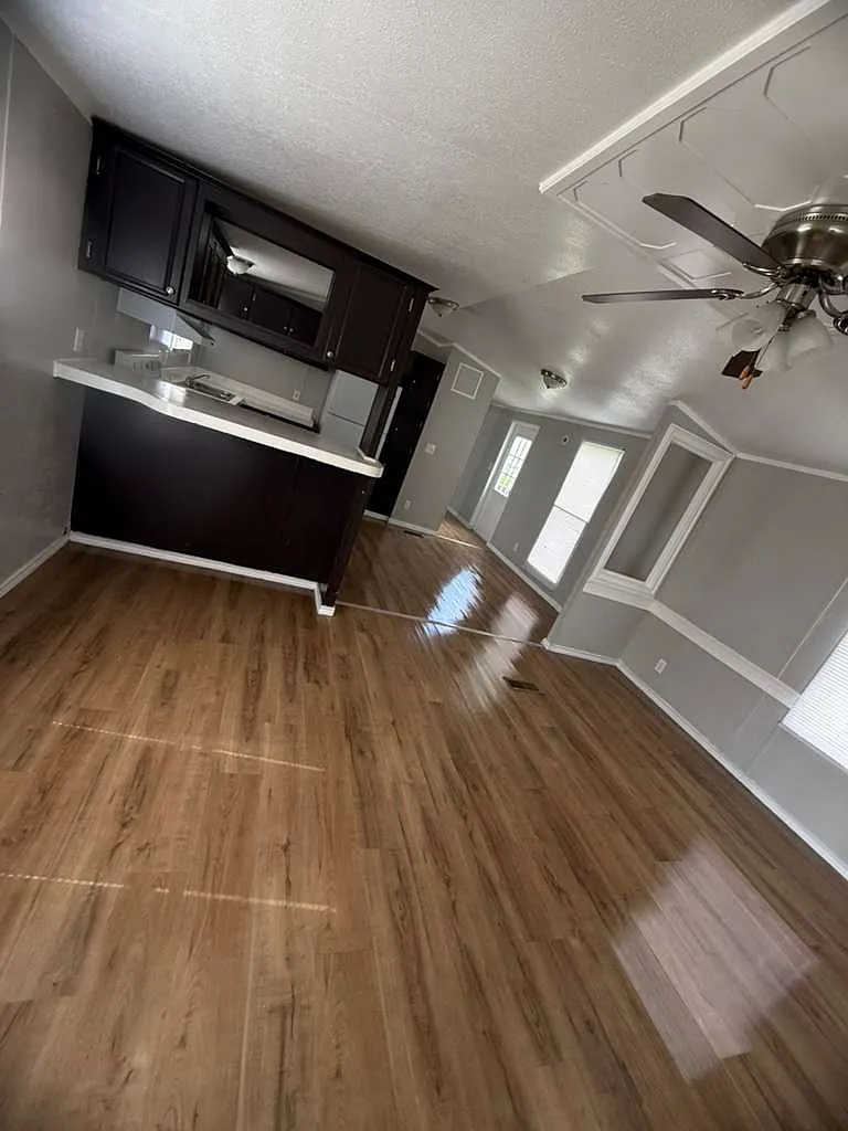3 bed, 1404 sqft, $1,500 — Photo 2