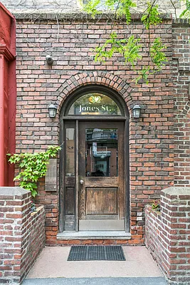 Sold by Yael Dunsky Real Estate | media 13